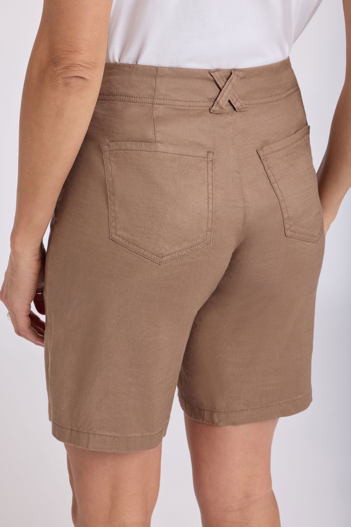 5 Pocket Bermuda Shorts In Stretch Linen | Toasted Coconut | Shorts | NYDJ