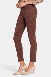 Basic Legging Dark Brown Faux Suede | Dark Chocolate | Non Denim | NYDJ